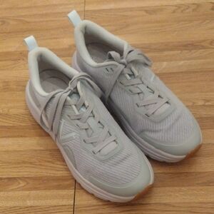 Women's Size 9.5 Vionic Walk Max Athletic Shoes